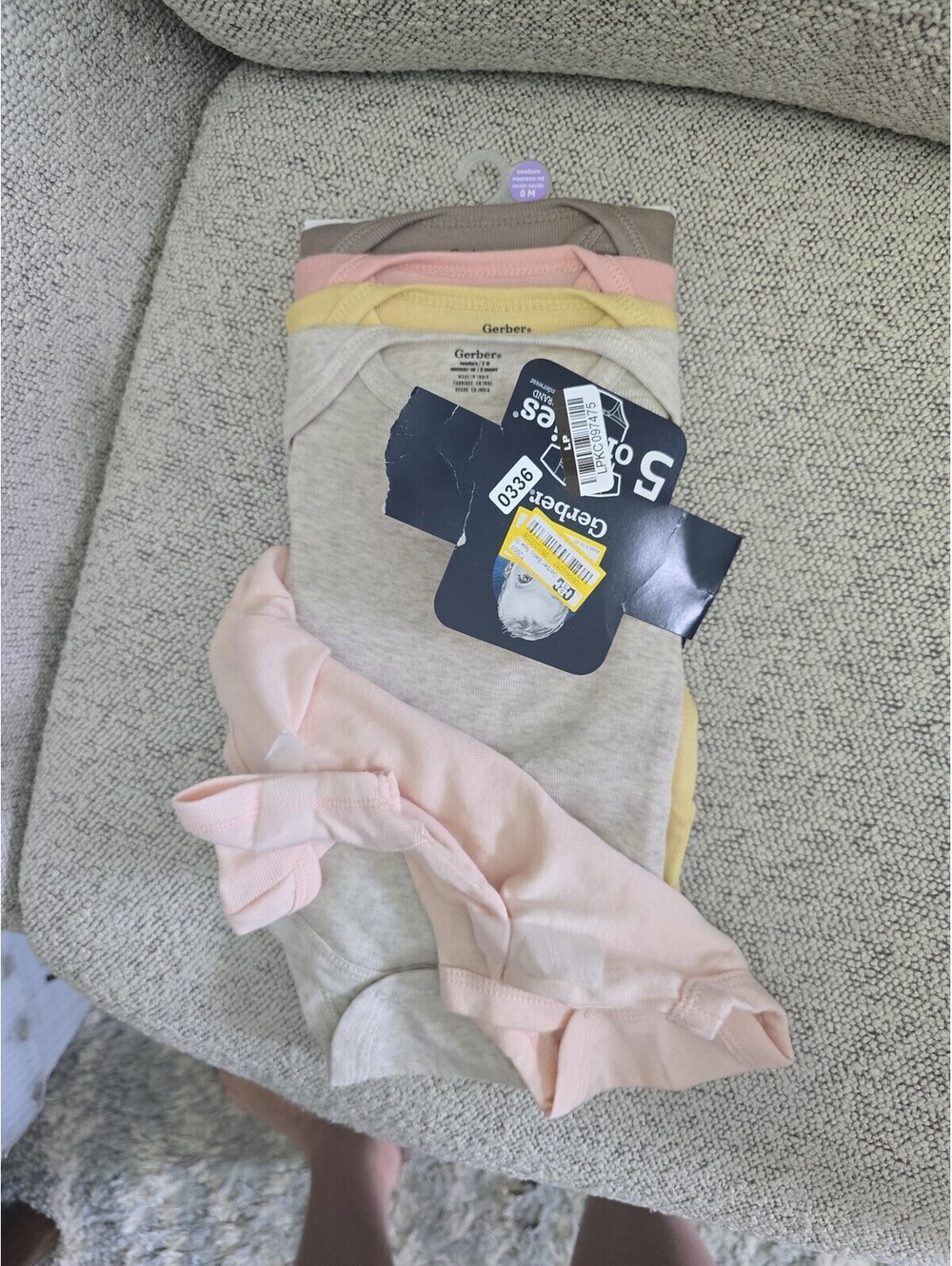 Newborn brand new onesies from gerber, item 336 bin 15